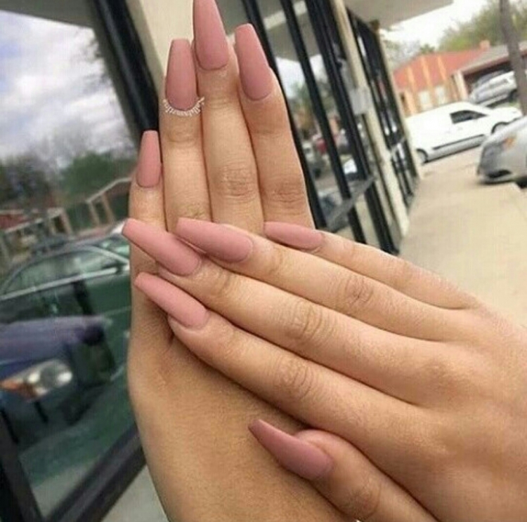 Длинные ногти на коротких пальцах