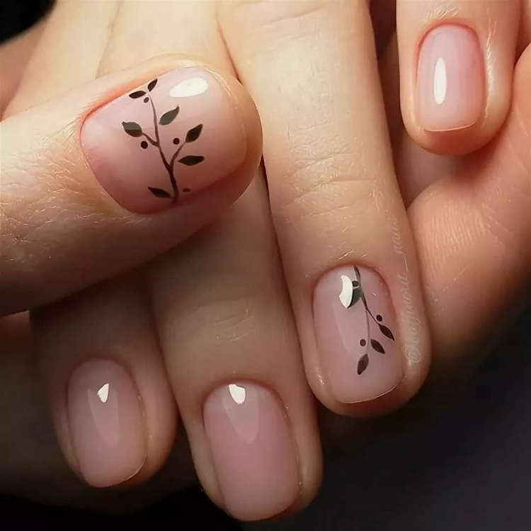 Маникюр на короткие ногти вшколц