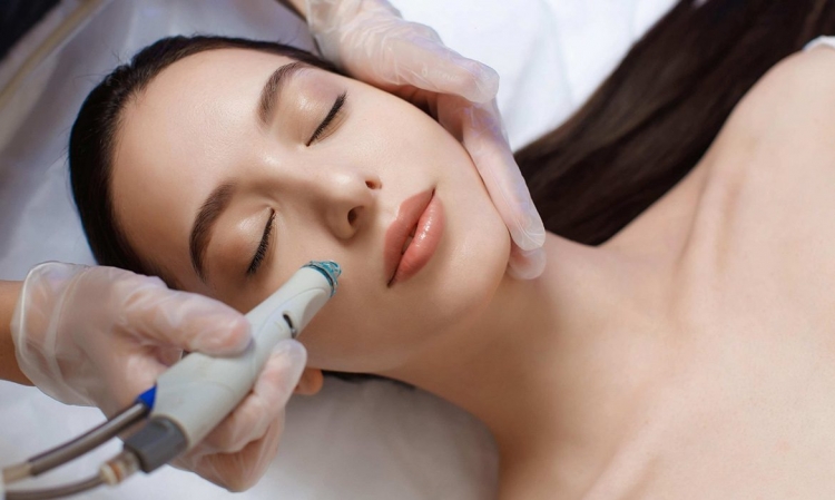 Вакуумный гидропилинг HYDRAFACIAL