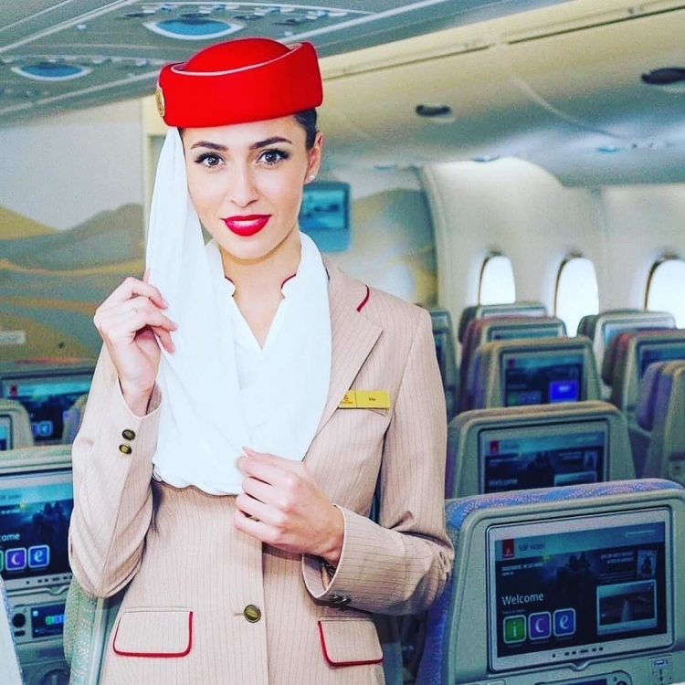 Стюардессы «Эмирейтс» (Emirates)