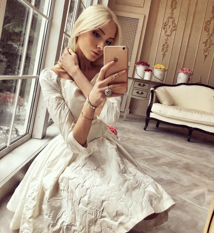 Алена Шишкова селфи