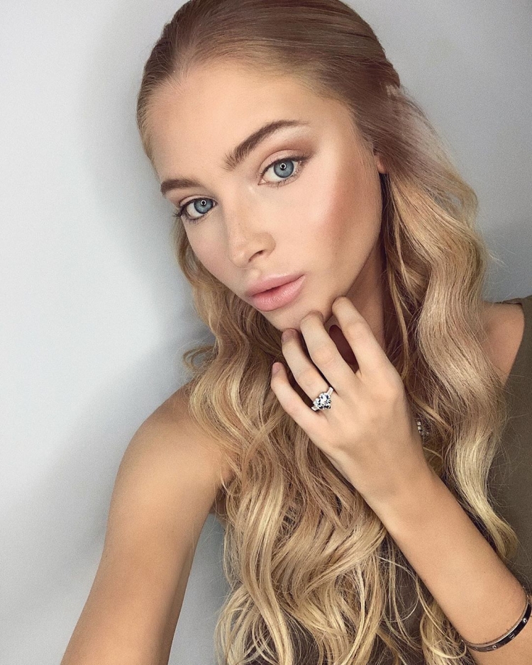 Стикеры Алена Шишкова