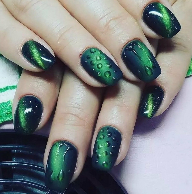 Маникюр с лаком кошачий глаз зеленый цвет