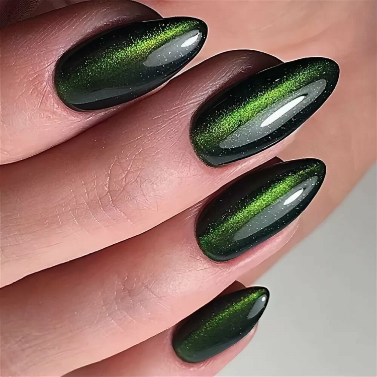 Маникюр с лаком кошачий глаз зеленый цвет