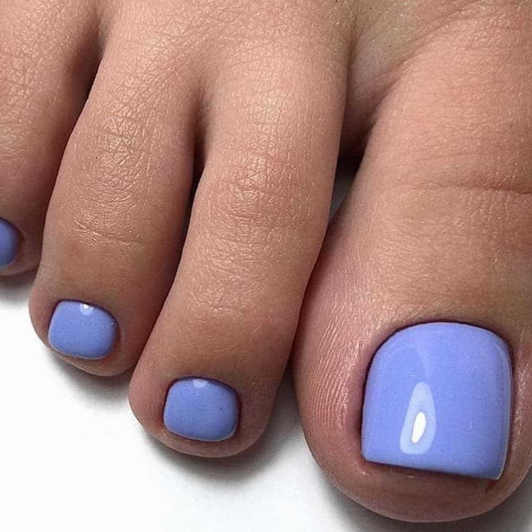 Педикюр однотонный