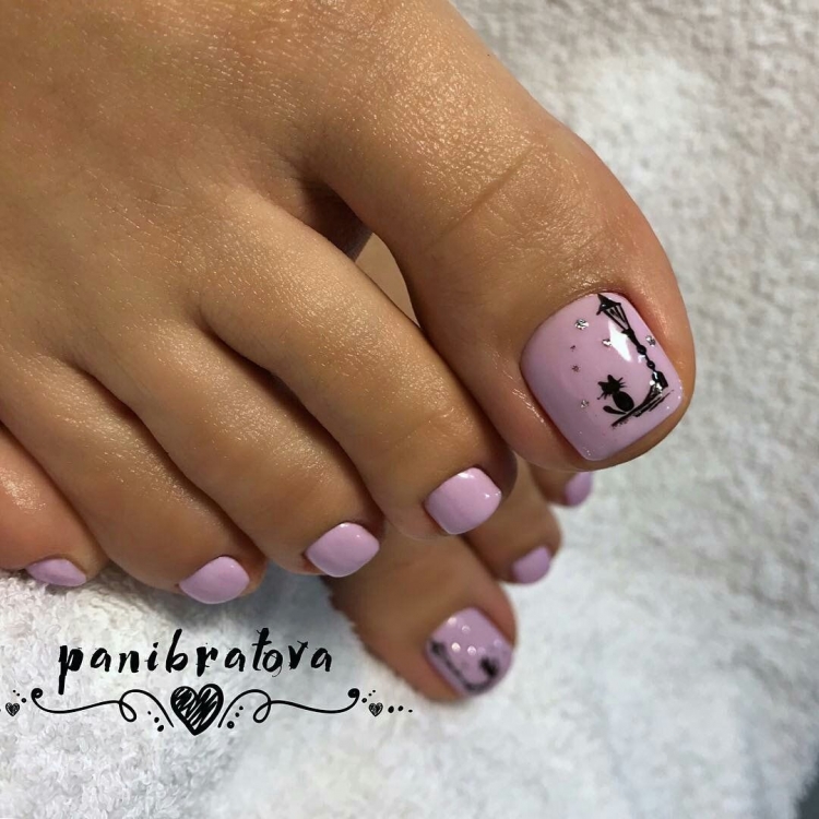 Педикюр розовый с наклейками