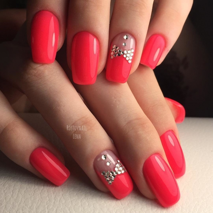 Коралловые ногти