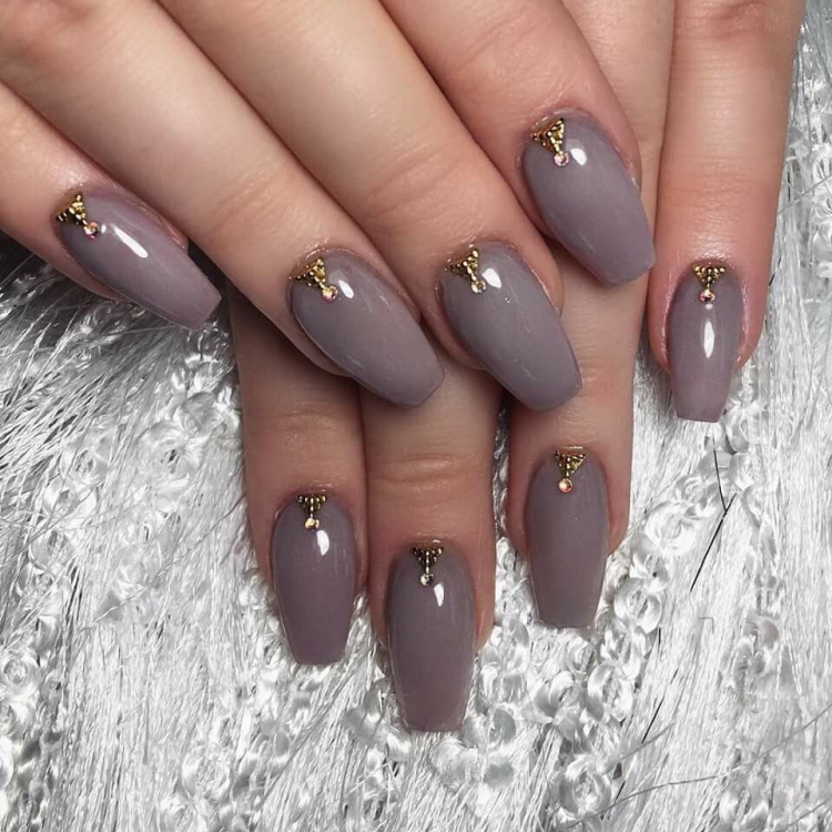 Кофейный маникюр на короткие ногти