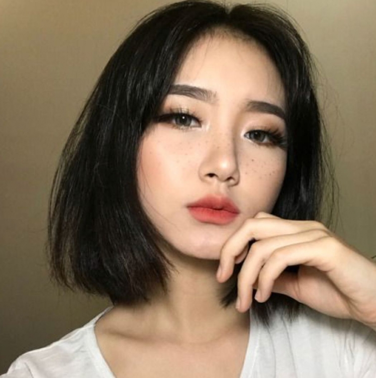 Корейский макияж глаз IU