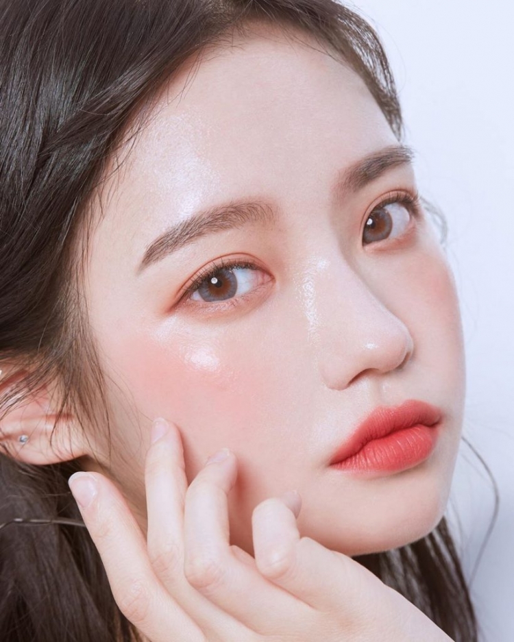 Корейский макияж глаз IU