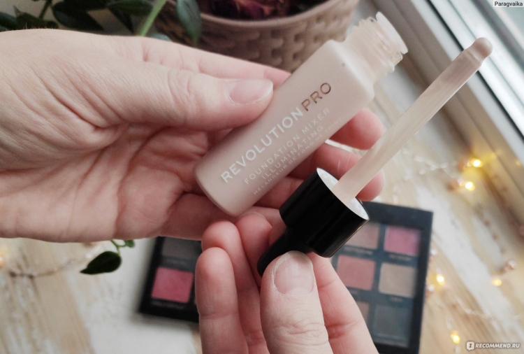 Revolution Pro Foundation Mixer Illuminating свотчи