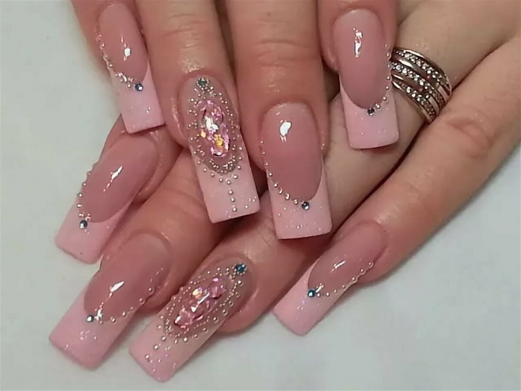 Розовый френч со стразами