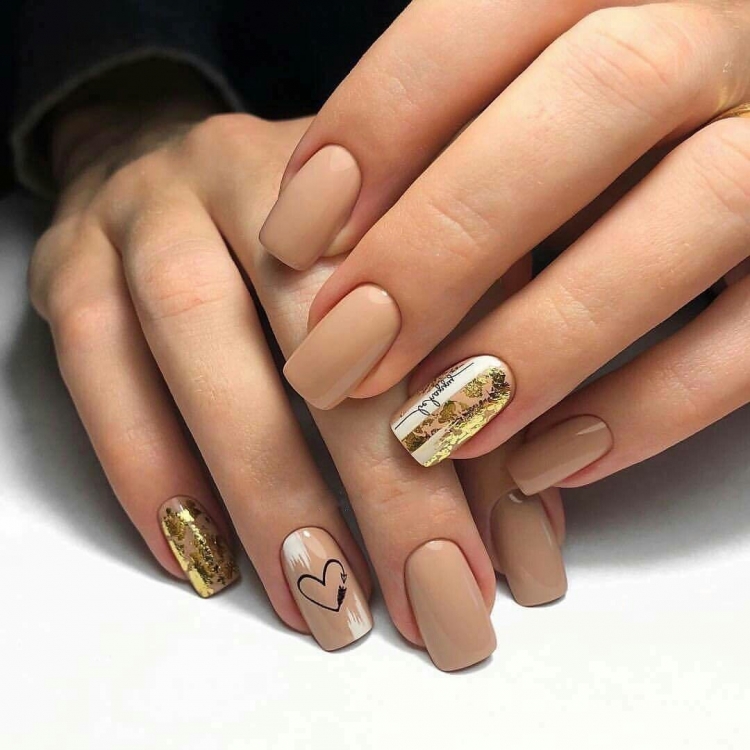 Шеллак бежевый с золотом