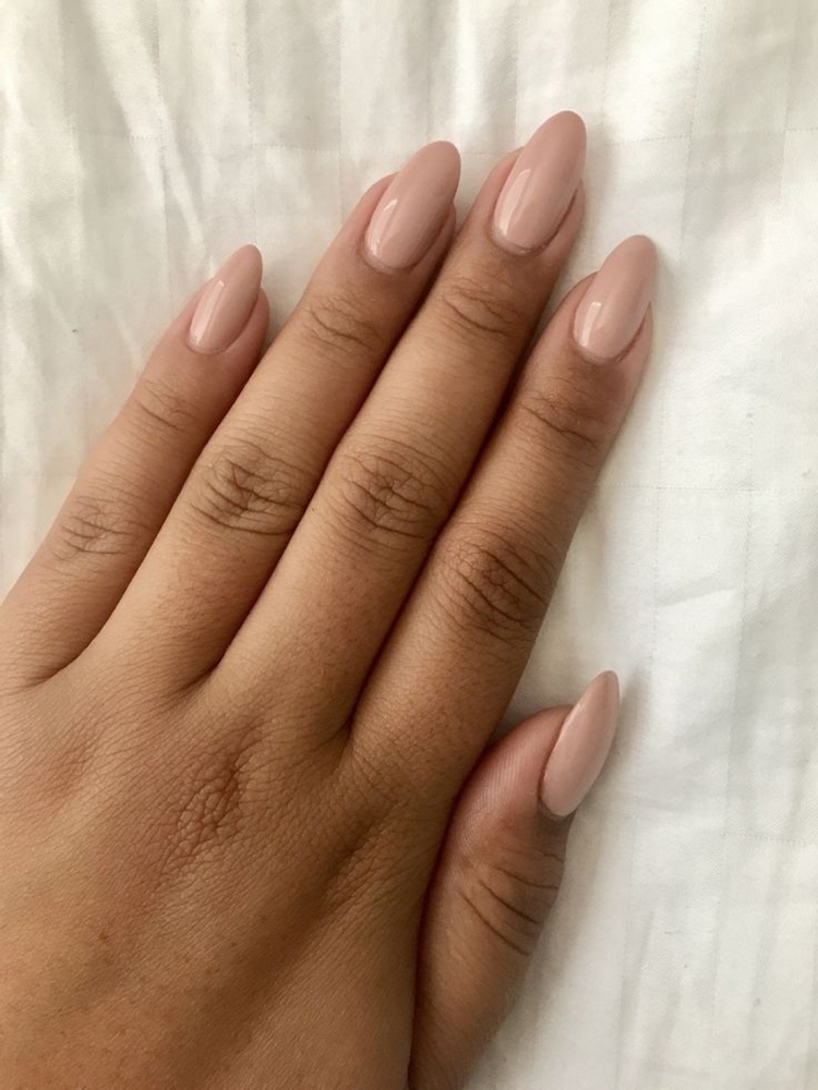 Накладные ногти короткие