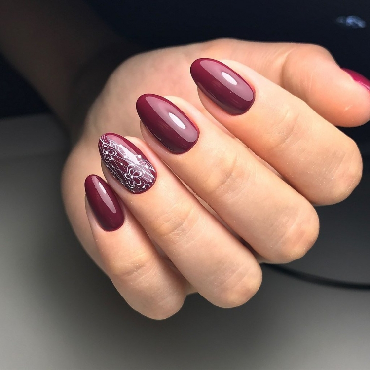 Серофмолетовый маникюр