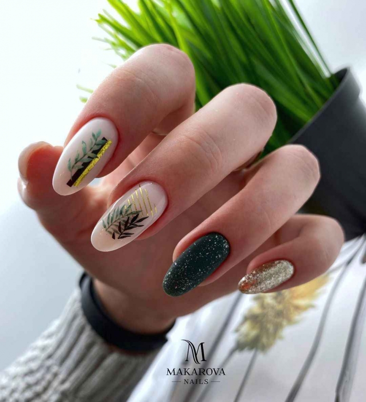 Маникюр с папоротником