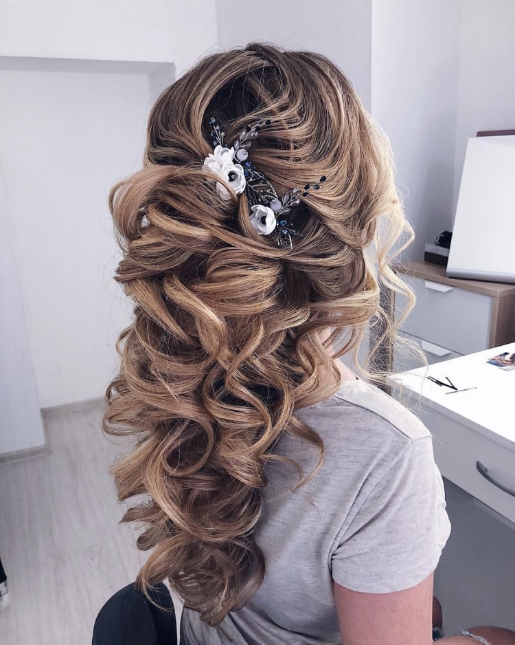Греческая коса из локонов