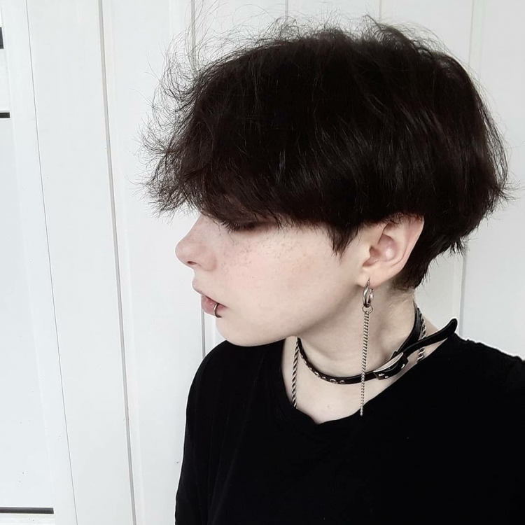 Tomboy певец