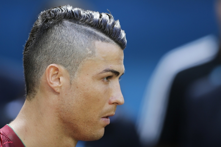 Андеркат Undercut стрижка