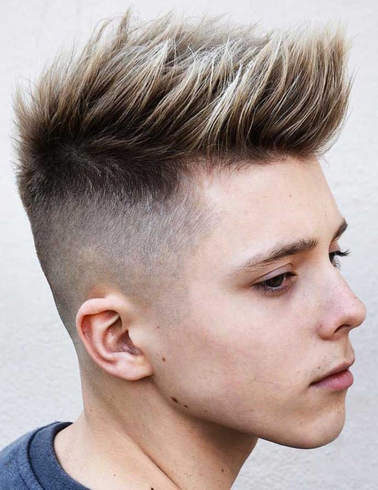 Faux Hawk стрижка