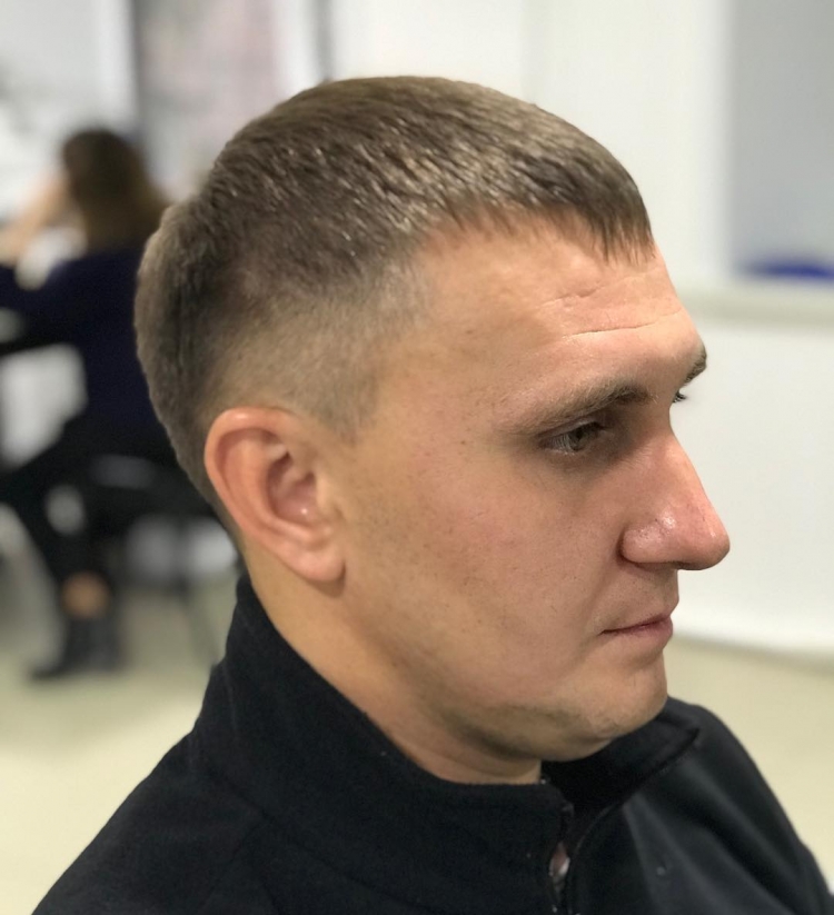 Nomad стрижка полубокс