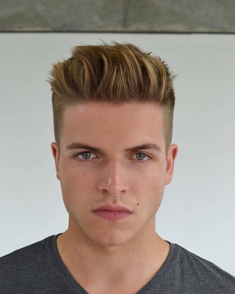 Quiff стрижка