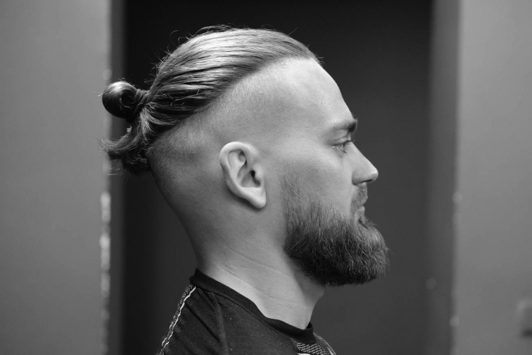 Стрижка Top Knot