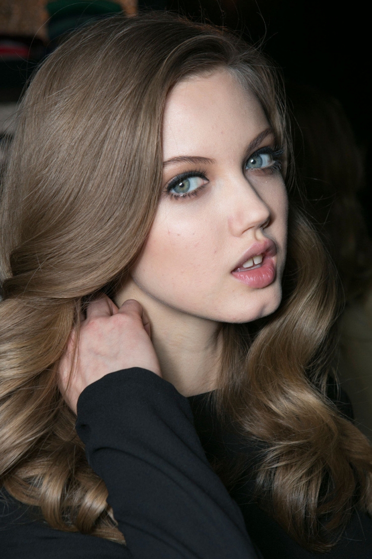 Light Ash Brown цвет волос