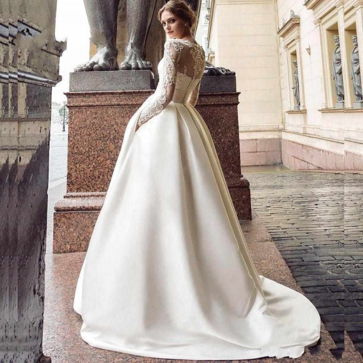 Атласное свадебное платье