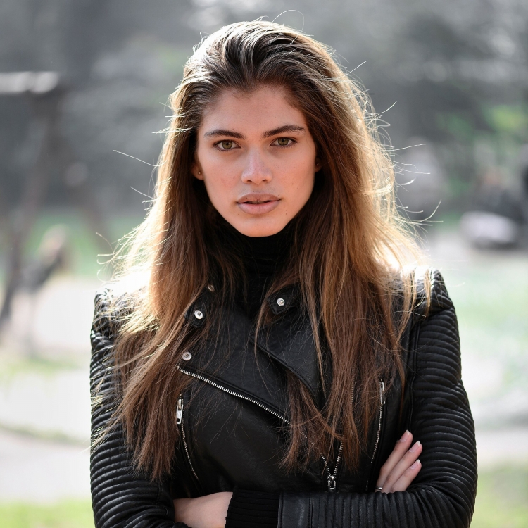 Валентина Сампайо (Valentina Sampaio)