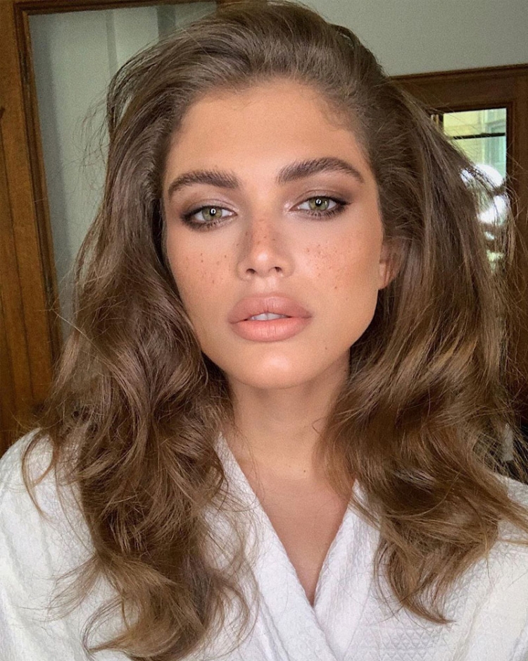 Валентина Сампайо (Valentina Sampaio)