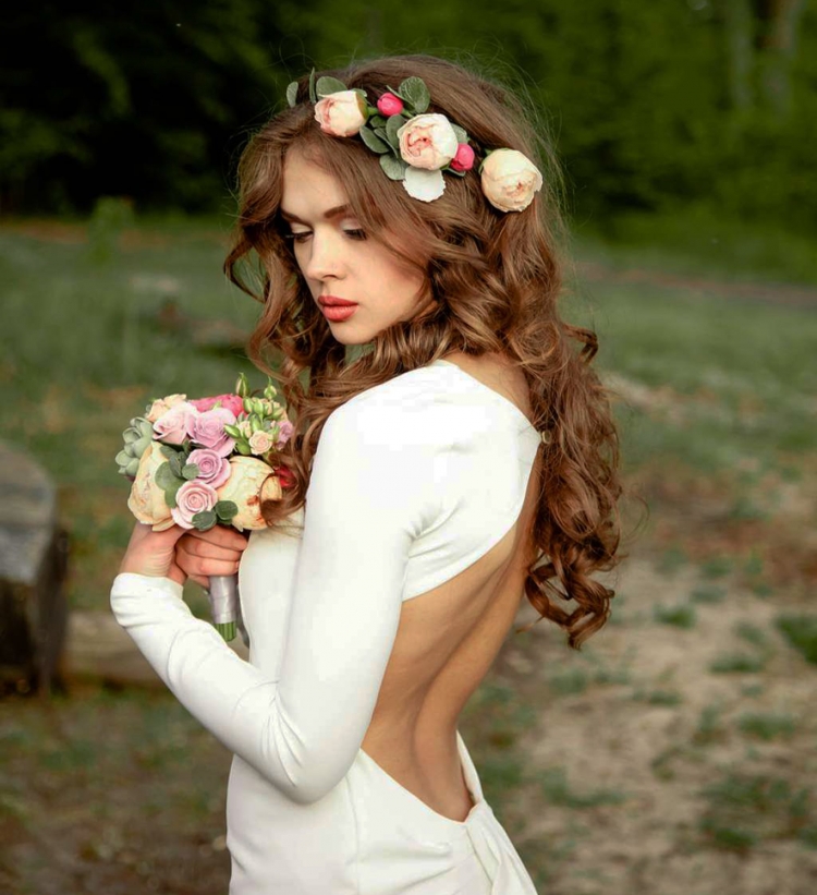 Свадебная прическа с цветами