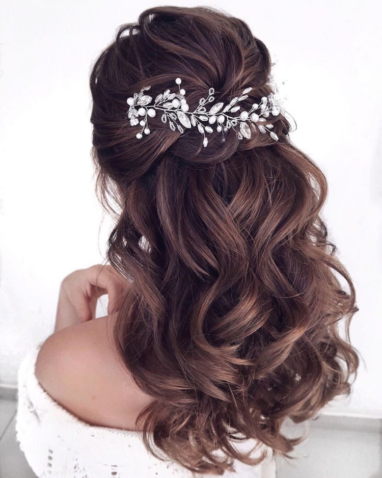 Bride with short hair