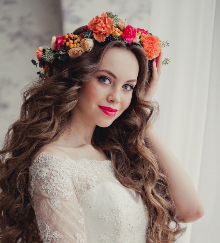 Невеста с венком на голове