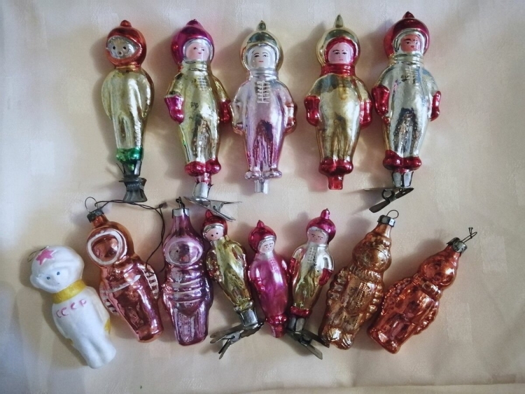 Елочная игрушка «космонавт»