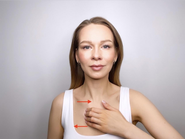 Оксана Левина самомассаж лица зоны декольте