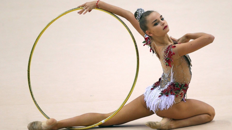 Дина Аверина обруч 2020