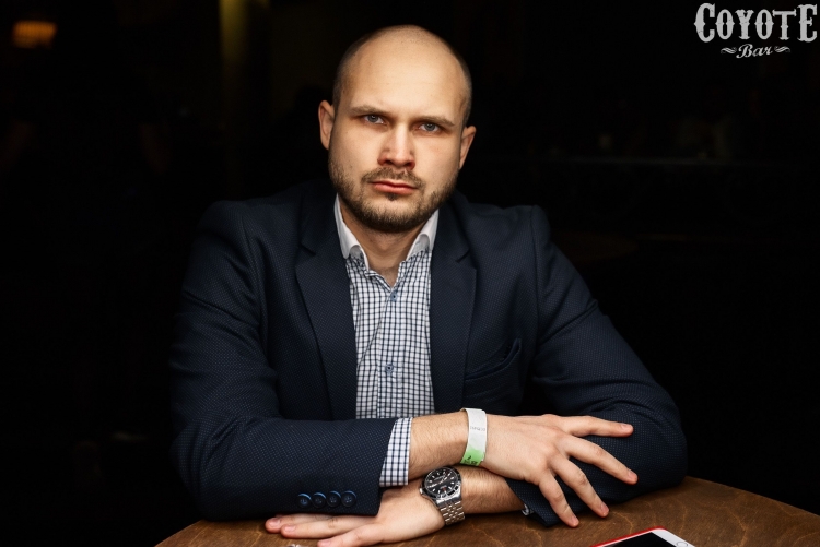 Евгений Чебатков выходи из комнаты