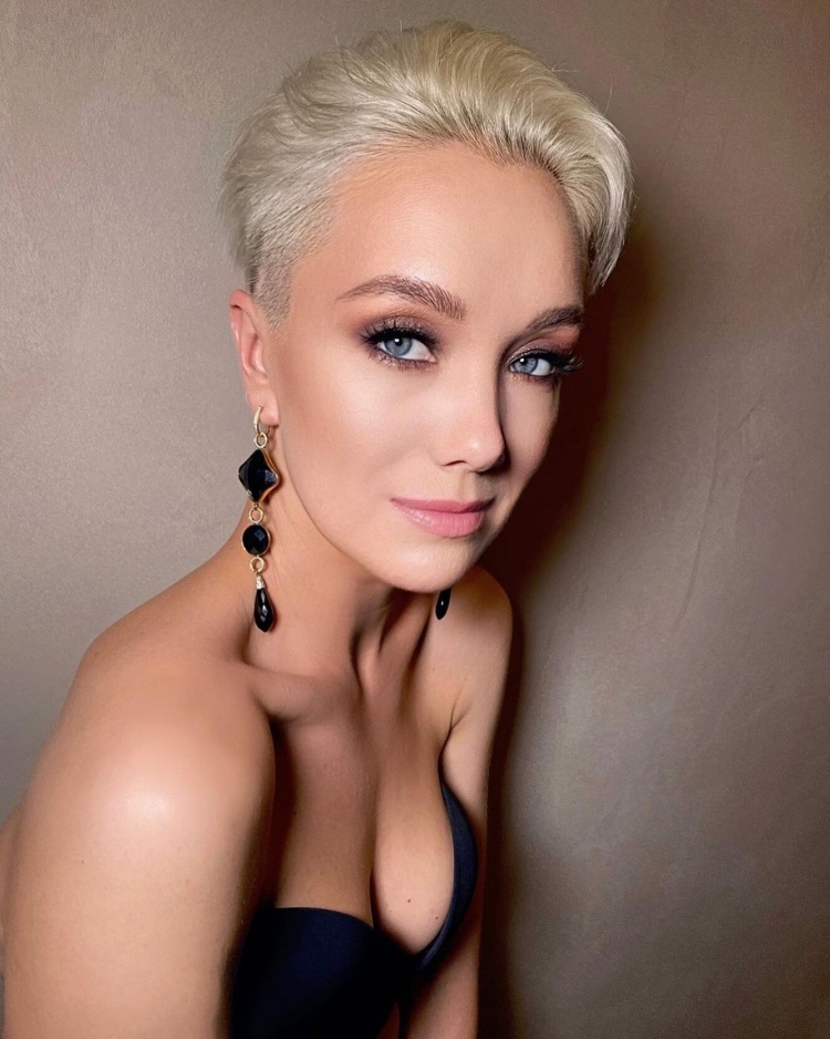 Анна Богомолова Мороз