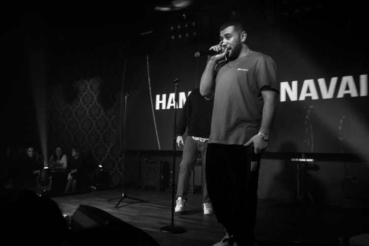 Navai певец