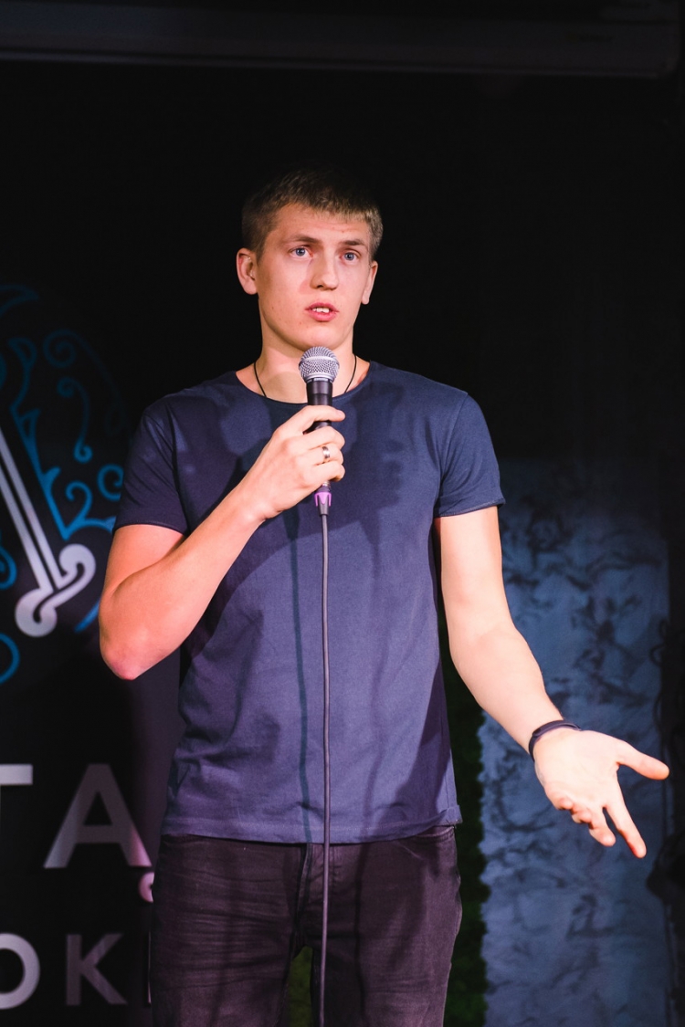 Стендап комик Алексей Щербаков