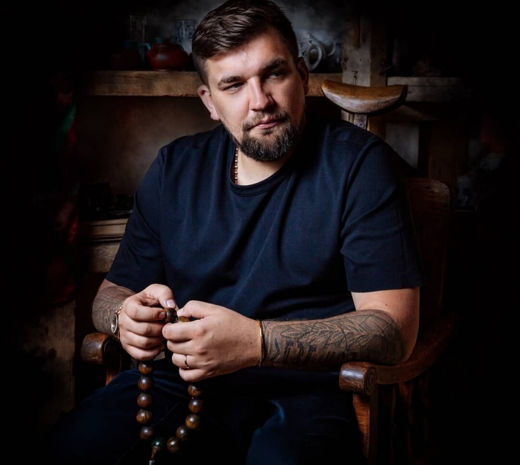Певец Василий Баста