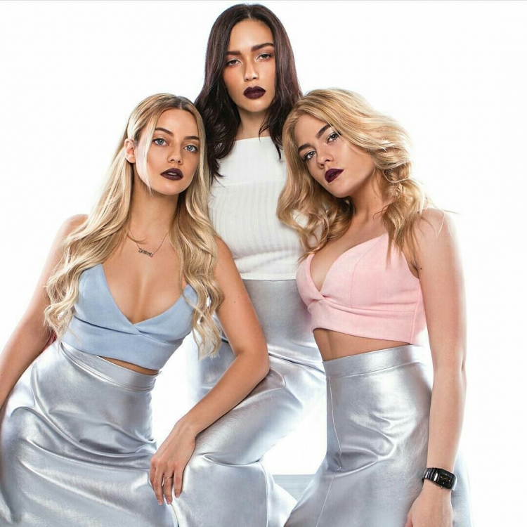 Группа SEREBRO