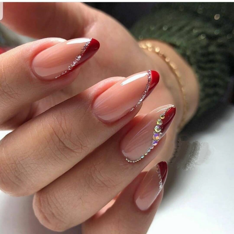 Стильные красные ногти