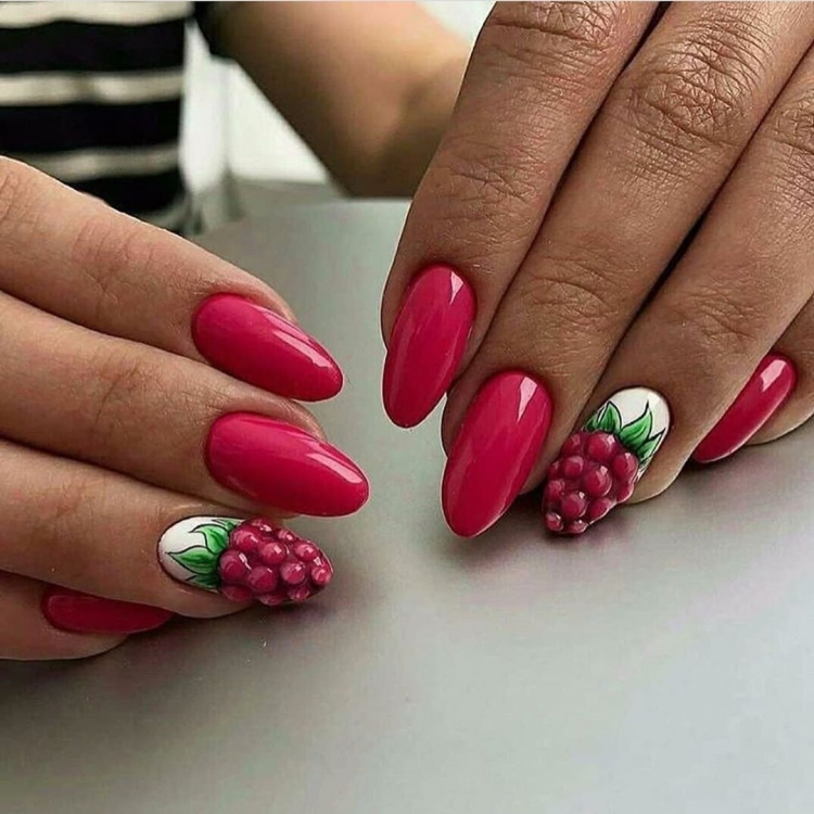 Маникюр с фруктами