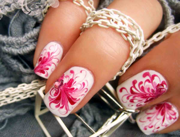 Маникюр на коротких ногтях иголкой